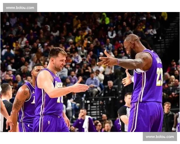 湖人对决热火精彩直播赛况分析与全场精彩瞬间回顾